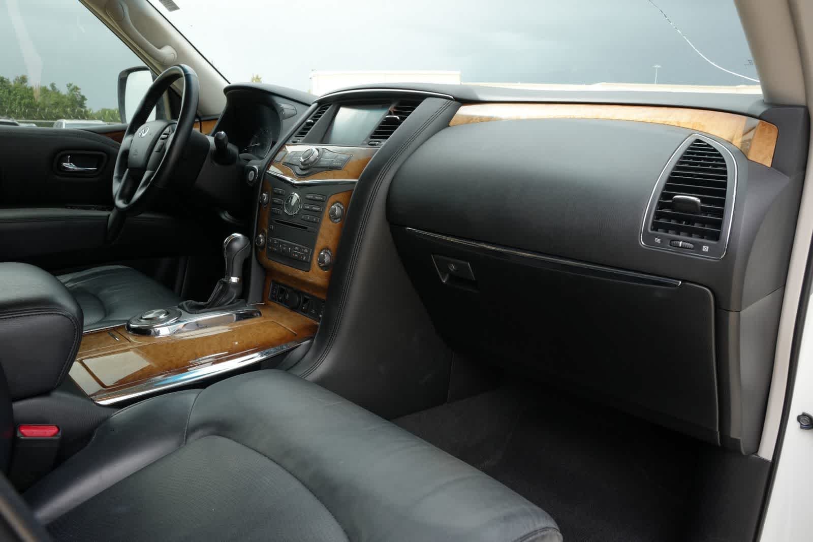 Thumbnail: 2014 INFINITI QX80 - 21