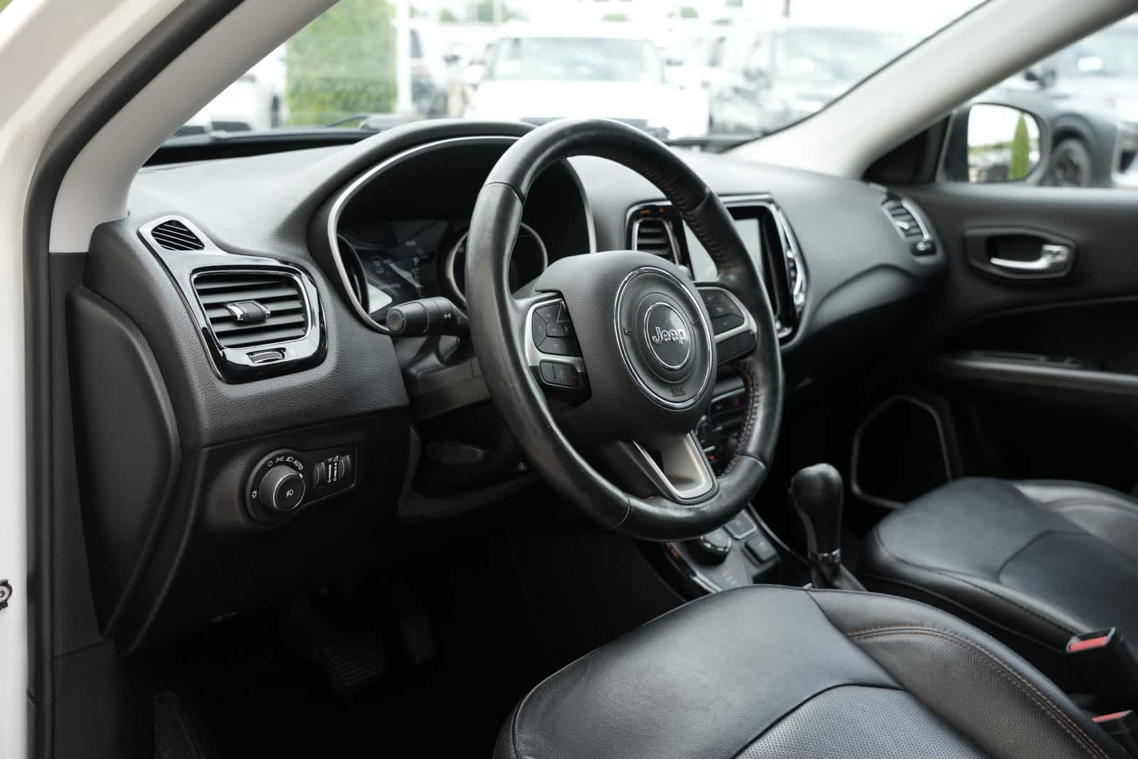 Thumbnail: 2020 Jeep Compass - 16