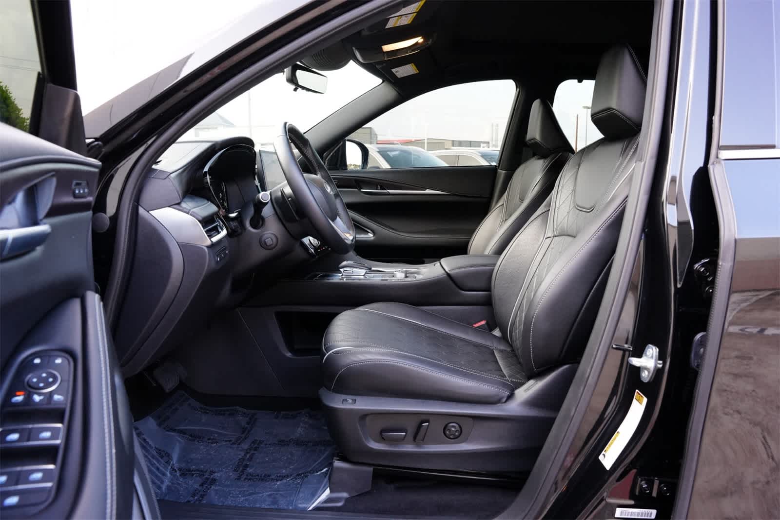 Thumbnail: 2024 INFINITI QX60 - 17