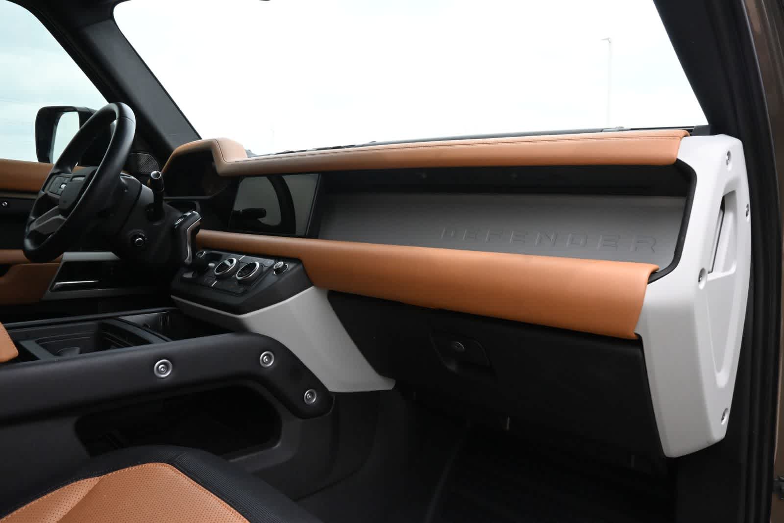 Thumbnail: 2024 Land Rover Defender - 23