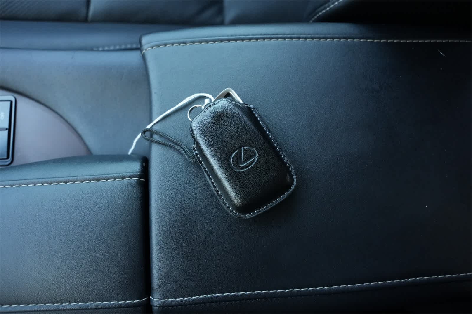 Thumbnail: 2022 Lexus RX - 29