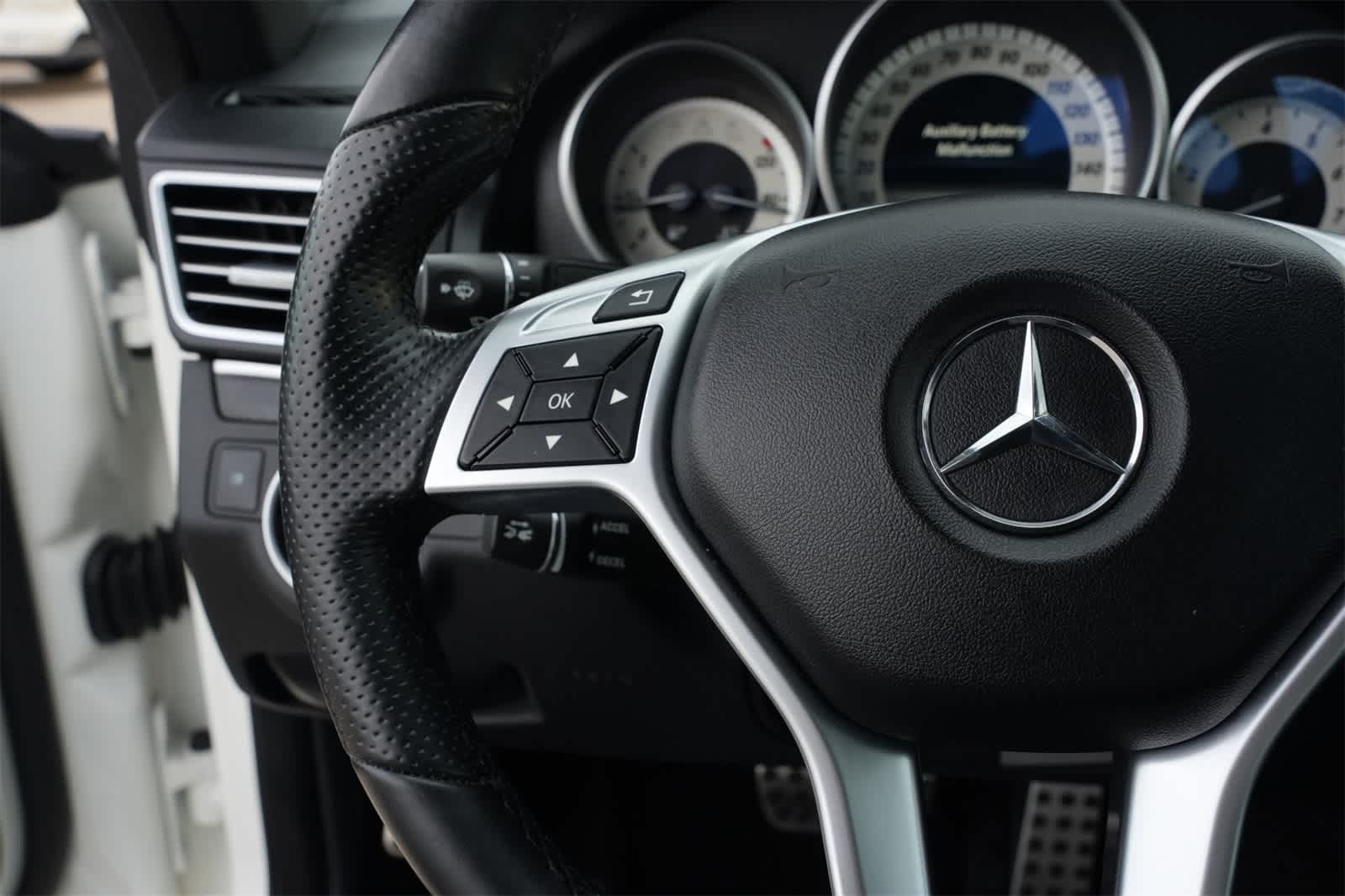 Thumbnail: 2017 Mercedes-Benz E-Class - 9