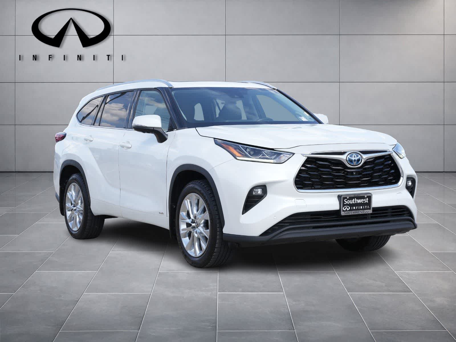 Thumbnail: 2023 Toyota Highlander - 3