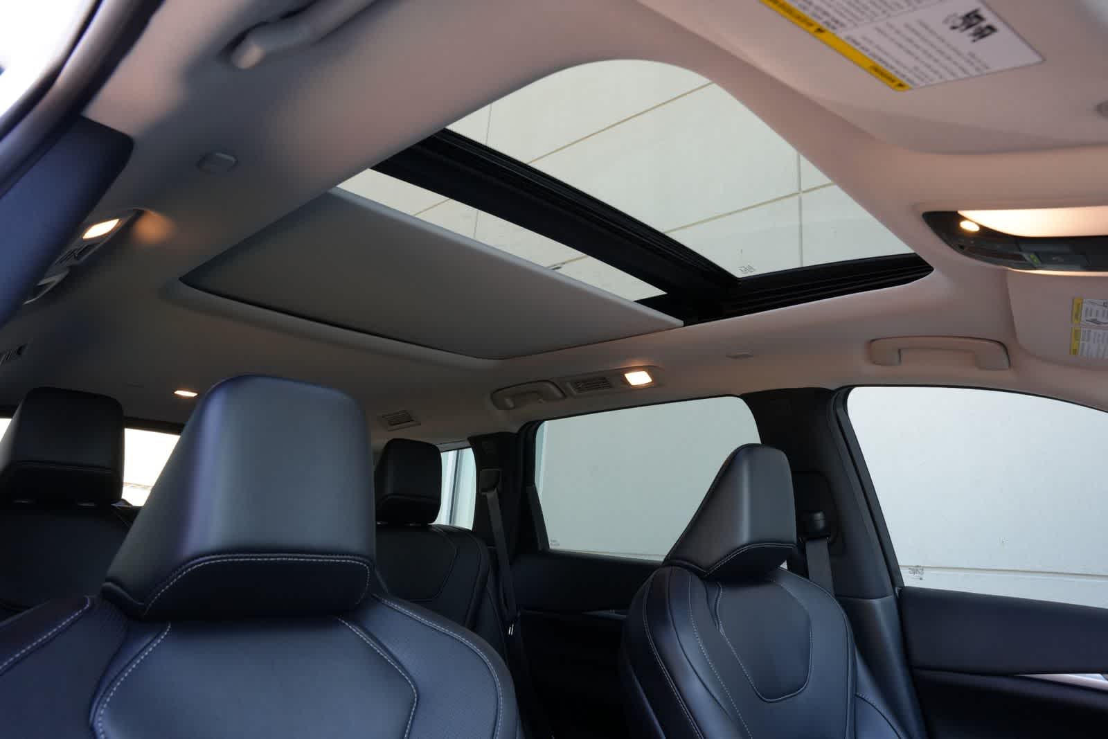 Thumbnail: 2027 INFINITI QX60 - 24