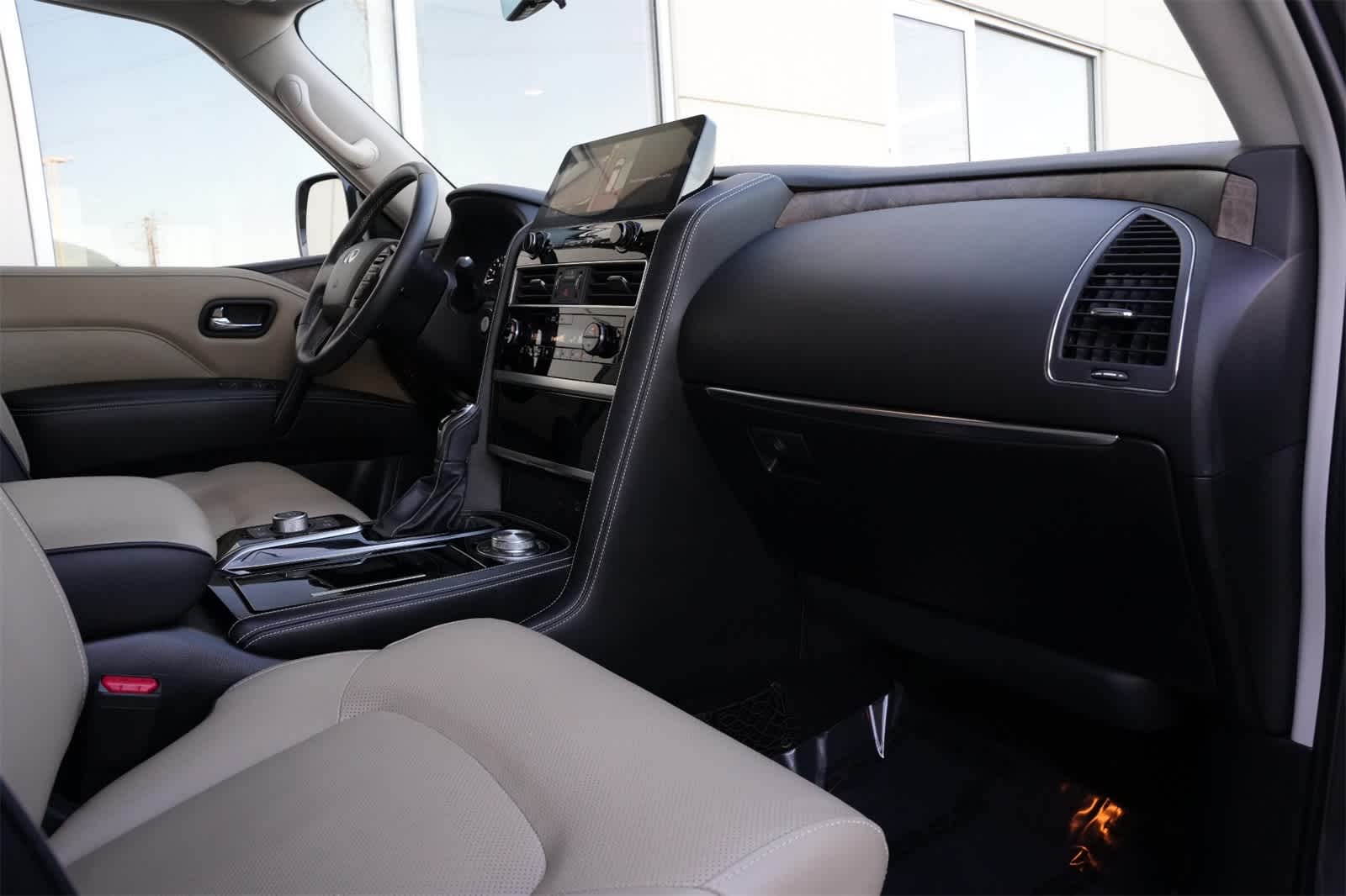 Thumbnail: 2023 INFINITI QX80 - 22