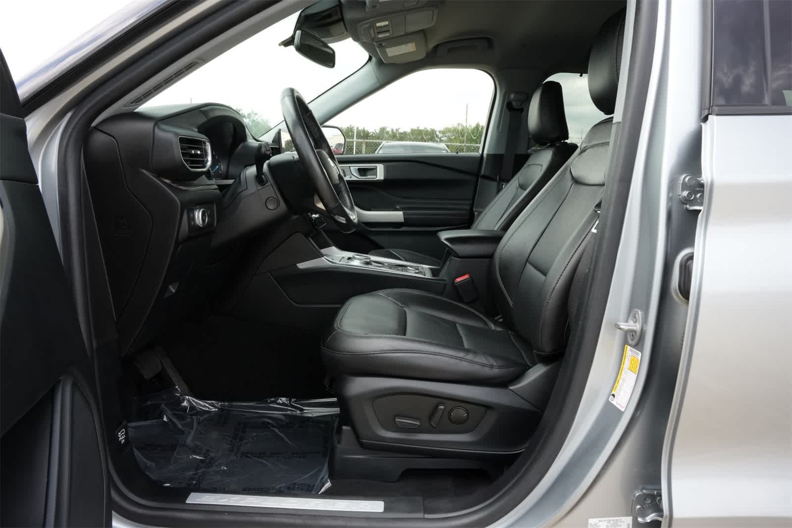 Thumbnail: 2022 Ford Explorer - 17