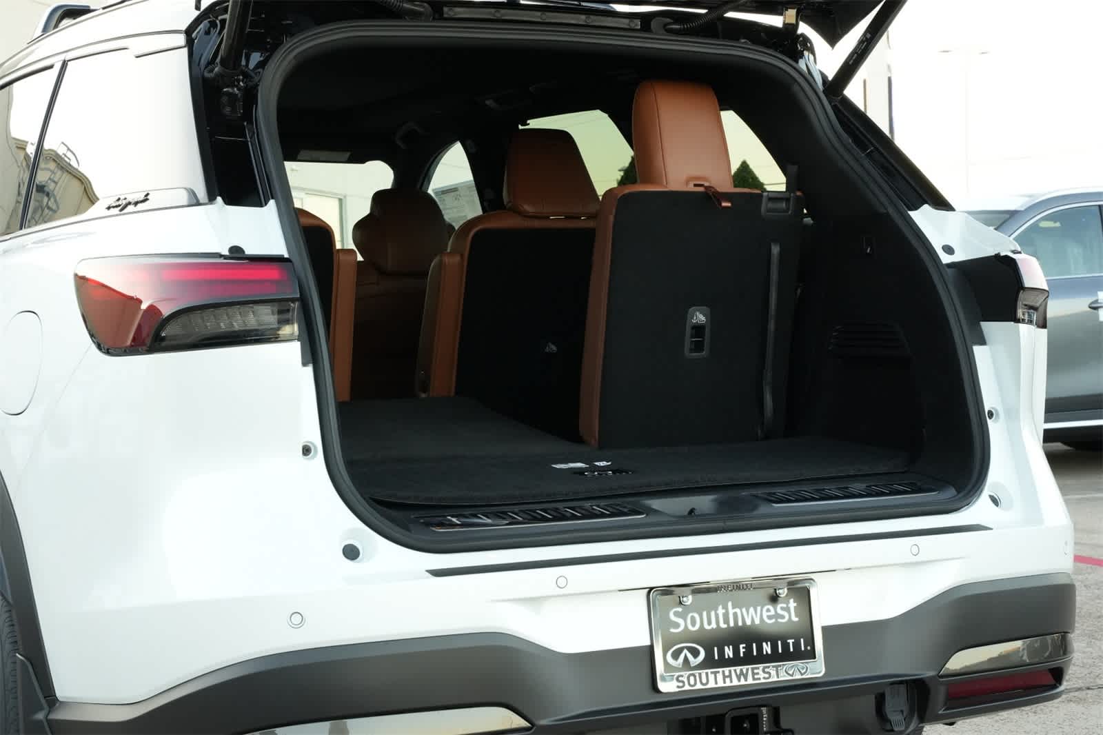 Thumbnail: 2026 INFINITI QX60 - 21