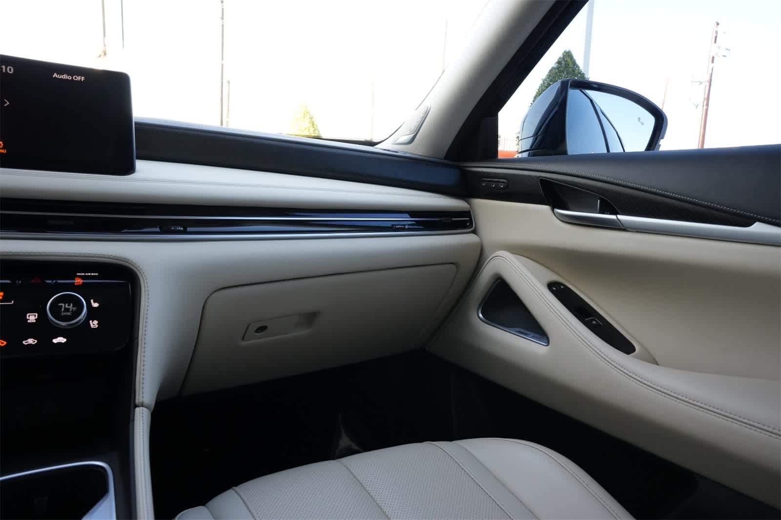 Thumbnail: 2025 INFINITI QX60 - 8