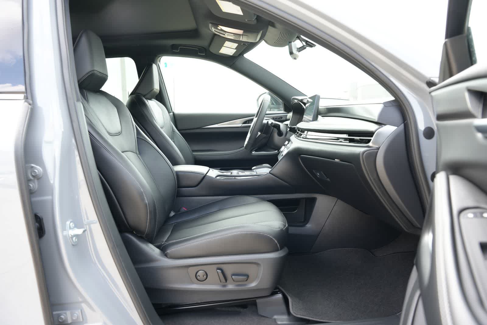 Thumbnail: 2027 INFINITI QX60 - 23