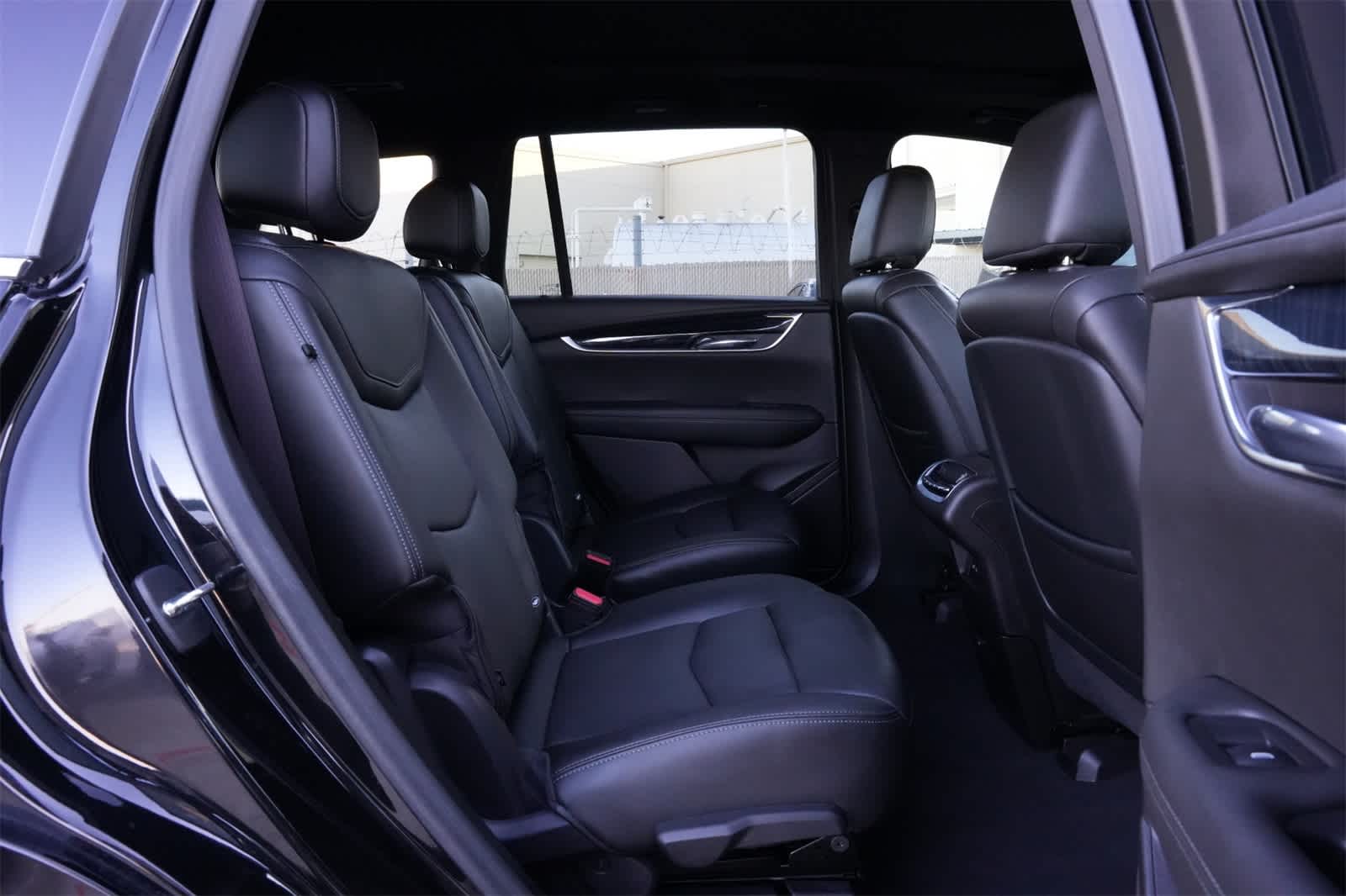 Thumbnail: 2022 Cadillac XT6 - 21