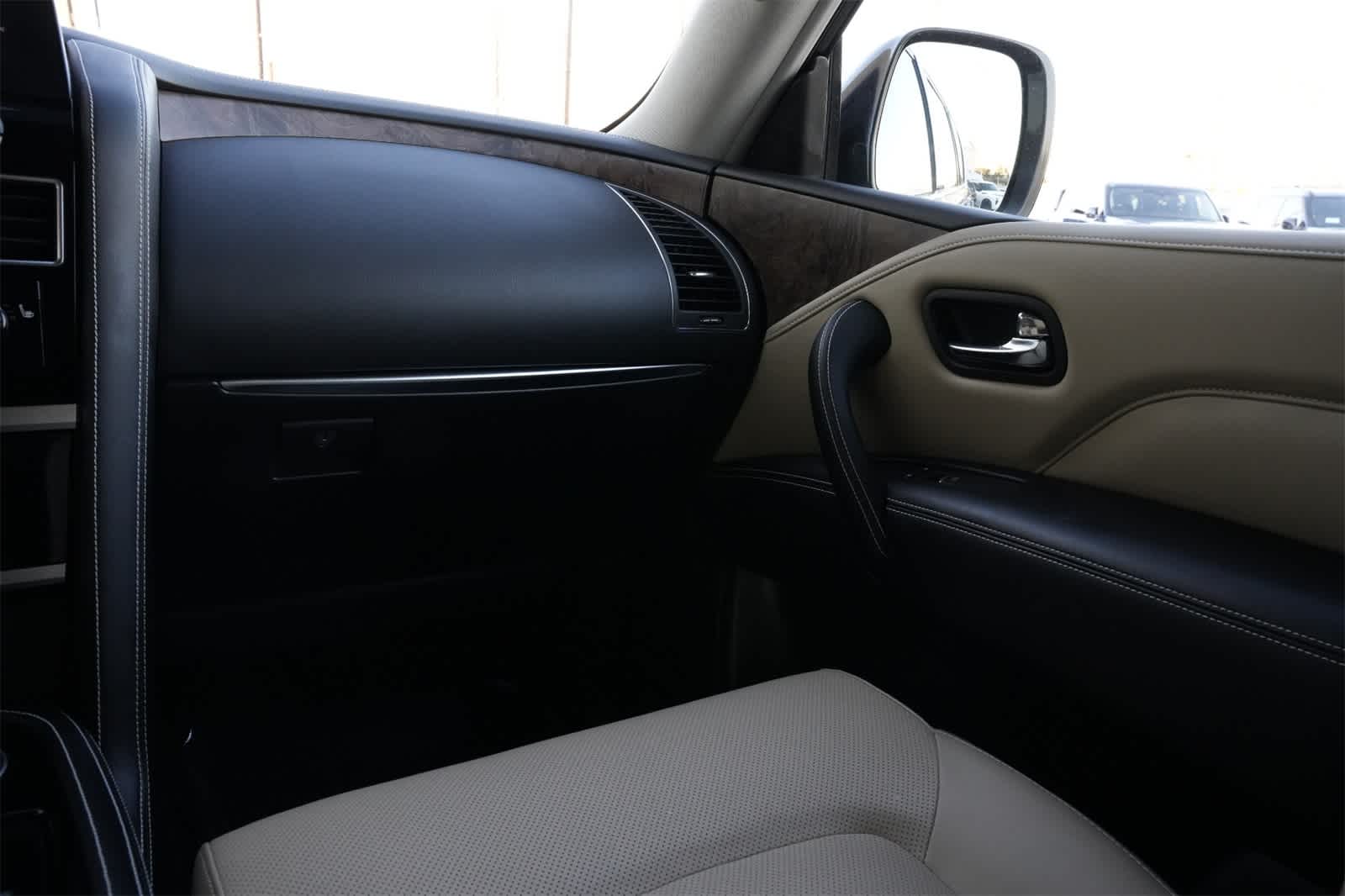 Thumbnail: 2023 INFINITI QX80 - 8