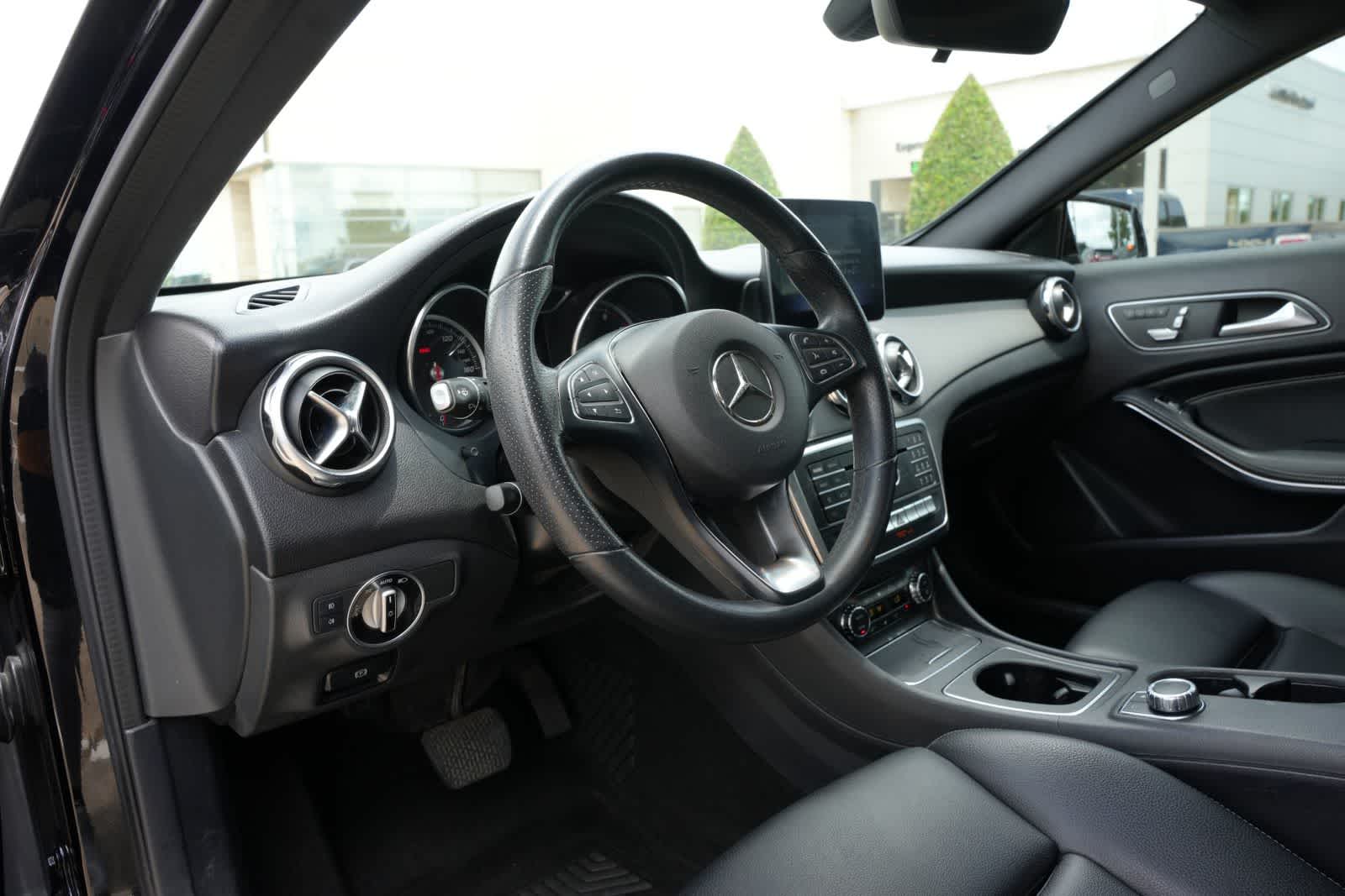 Thumbnail: 2020 Mercedes-Benz GLA - 15