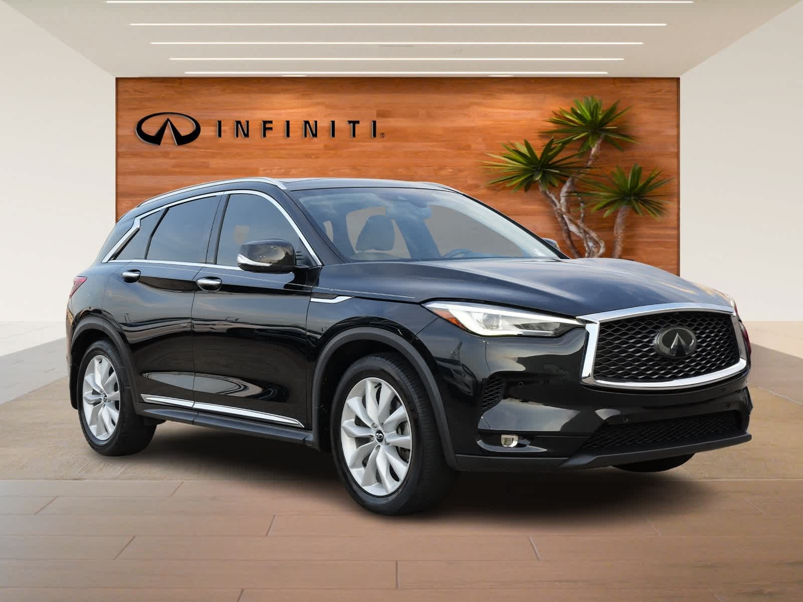 Thumbnail: 2019 INFINITI QX50 - 3