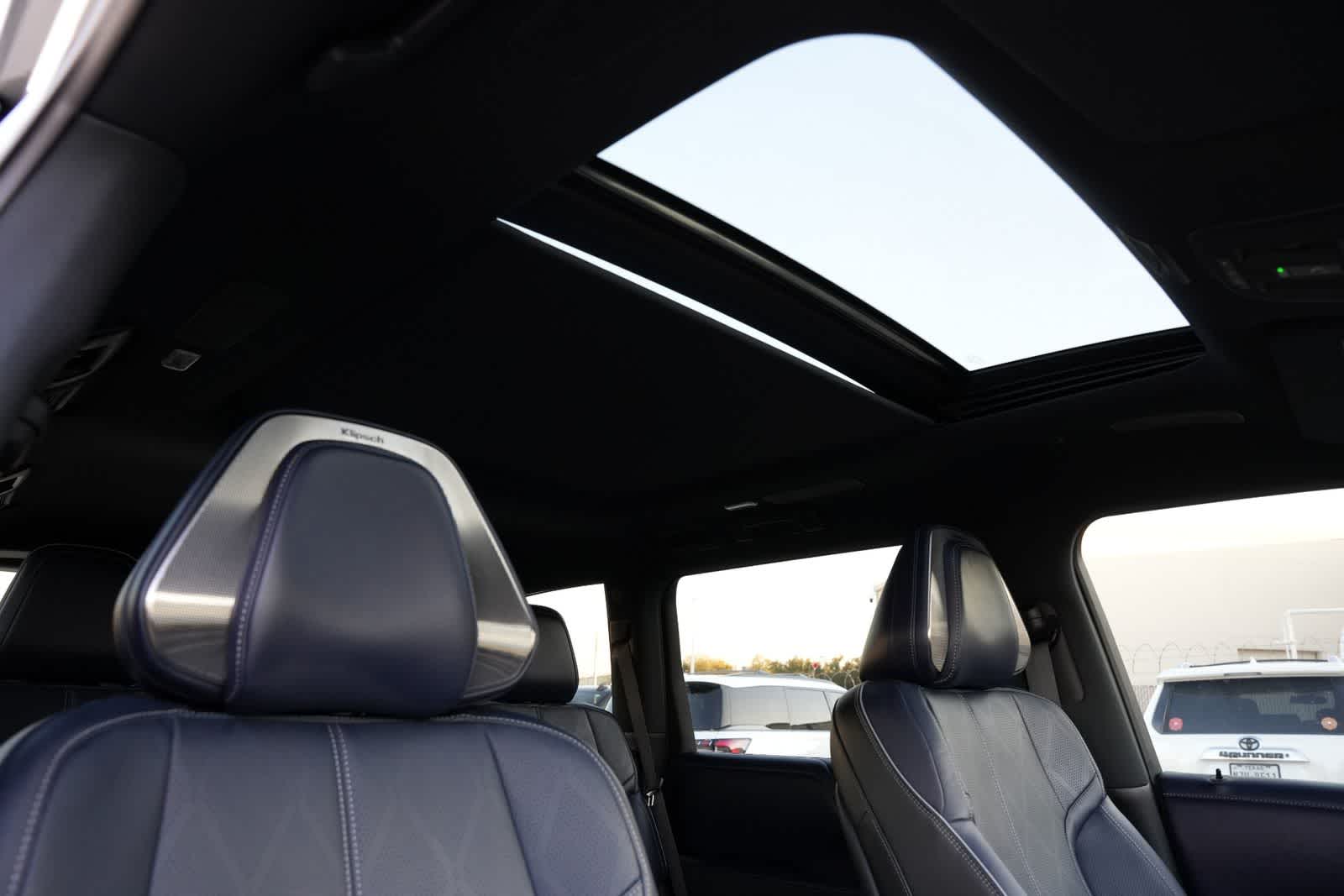 Thumbnail: 2026 INFINITI QX80 - 24