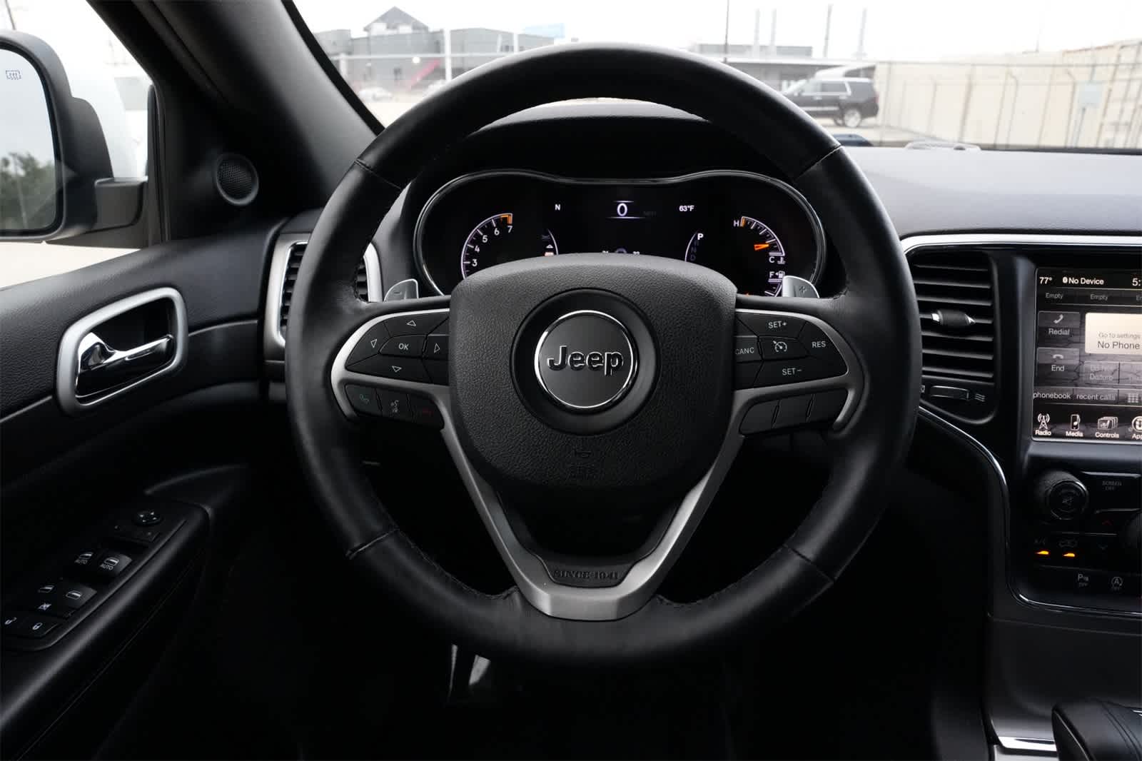 Thumbnail: 2017 Jeep Grand Cherokee - 9