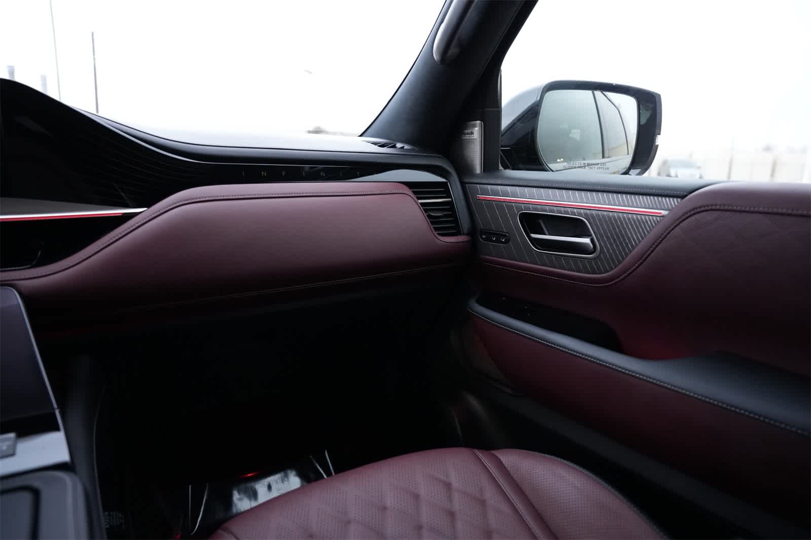 Thumbnail: 2025 INFINITI QX80 - 6