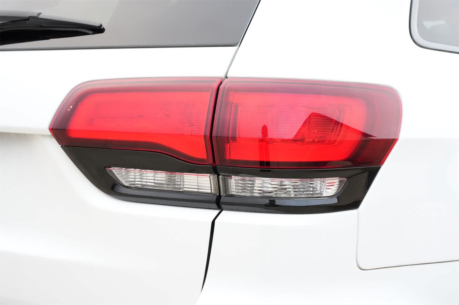 Thumbnail: 2017 Jeep Grand Cherokee - 21