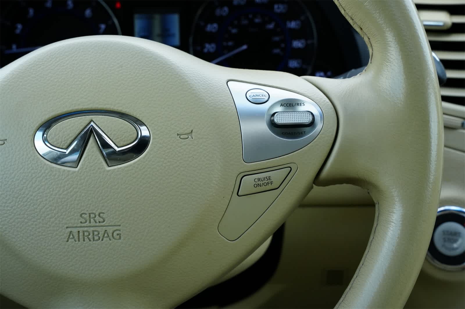 Thumbnail: 2015 INFINITI QX70 - 11