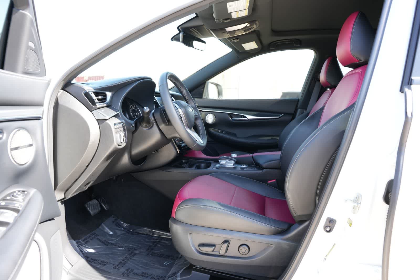 Thumbnail: 2025 INFINITI QX50 - 17