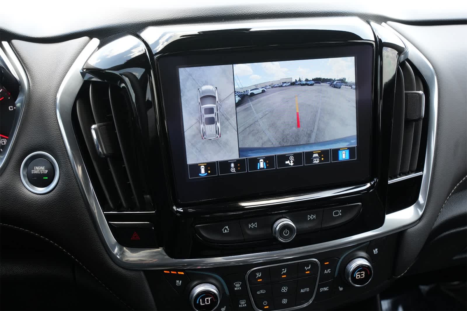 Thumbnail: 2023 Chevrolet Traverse - 14