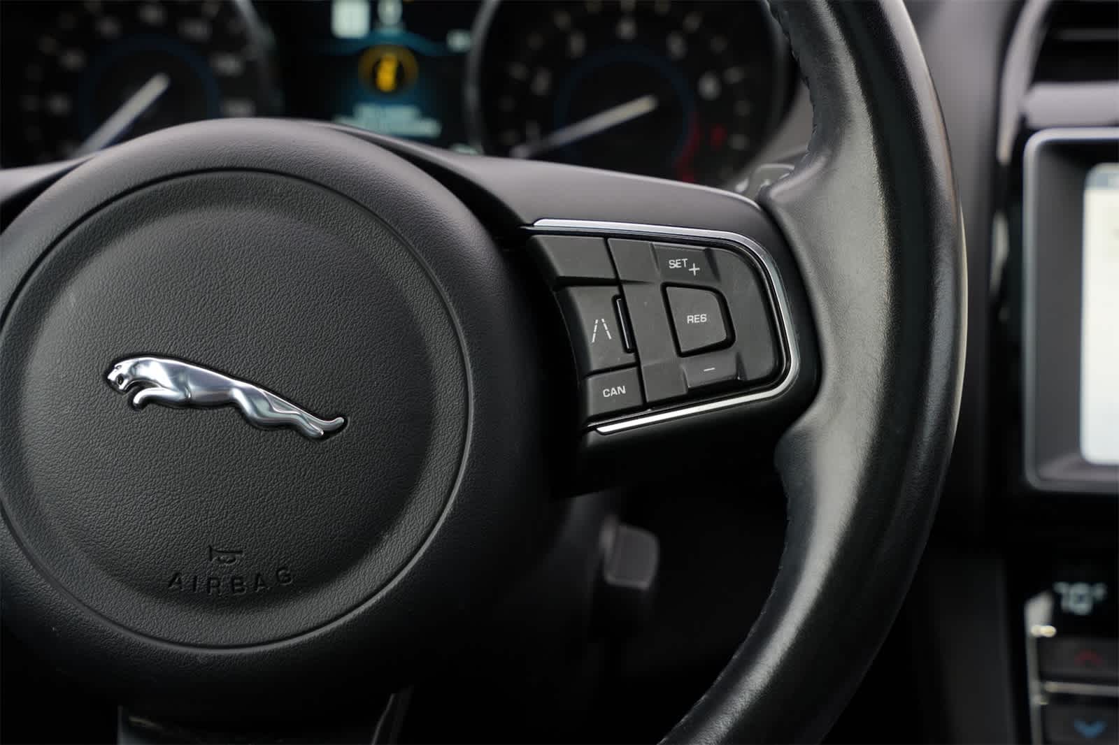 Thumbnail: 2020 Jaguar F-Pace - 11