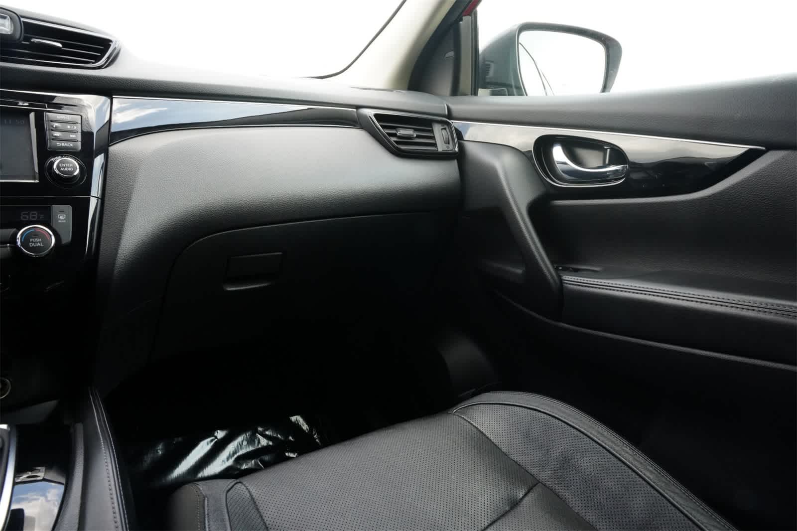 2018 Nissan Rogue Sport SL 8