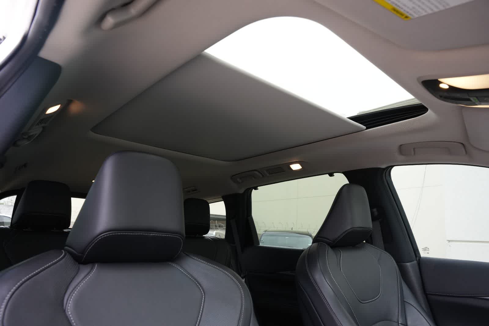 Thumbnail: 2023 INFINITI QX60 - 25