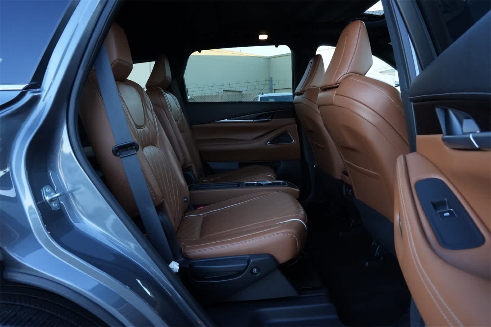 Thumbnail: 2023 INFINITI QX60 - 21