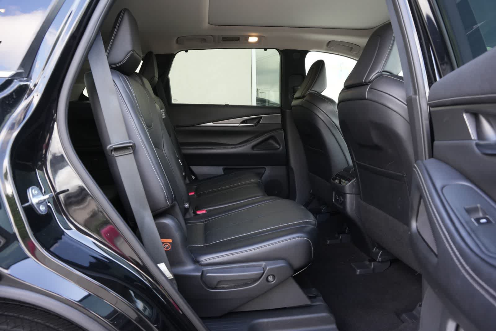 Thumbnail: 2023 INFINITI QX60 - 19