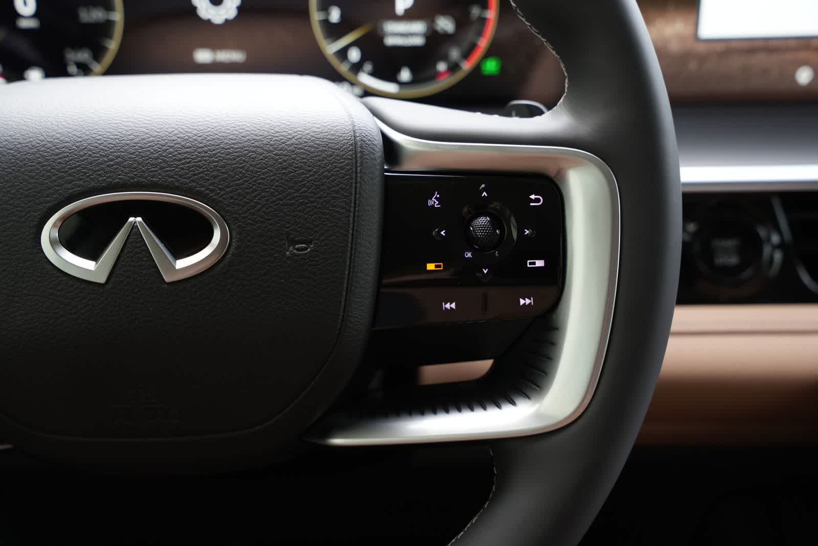 Thumbnail: 2026 INFINITI QX80 - 11
