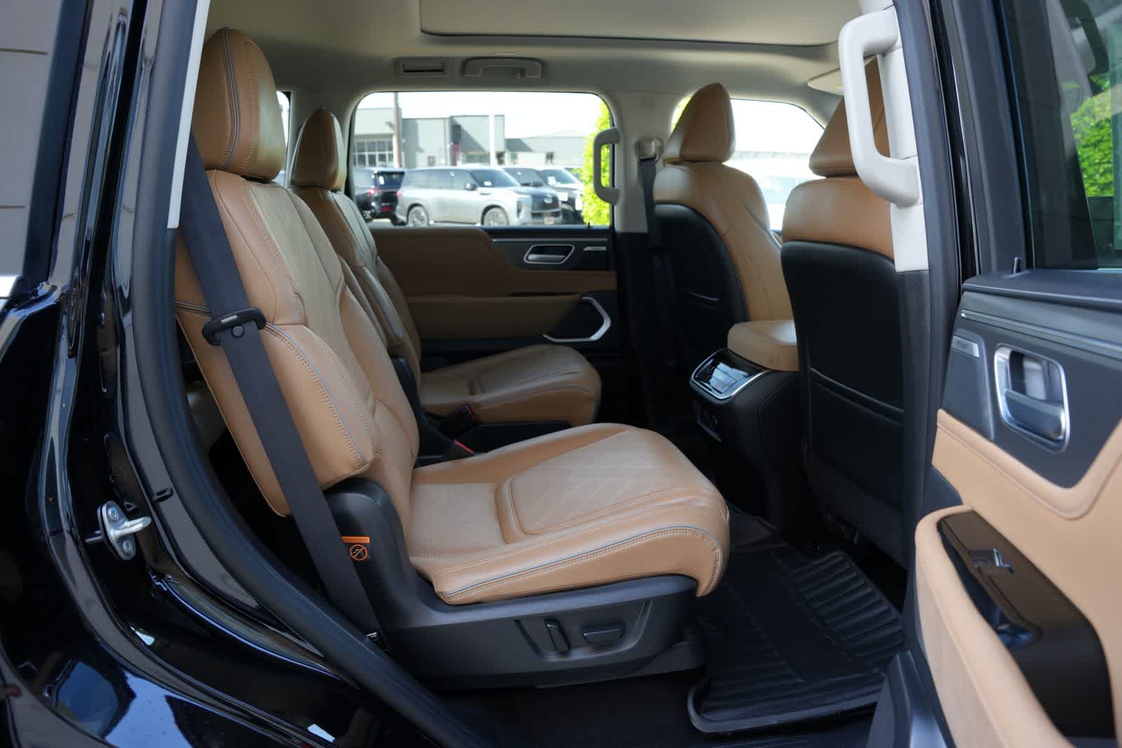 Thumbnail: 2027 INFINITI QX80 - 21