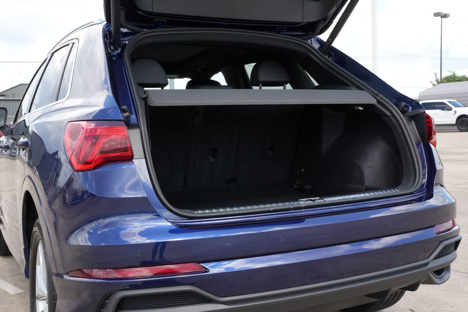 Thumbnail: 2025 Audi Q3 - 21