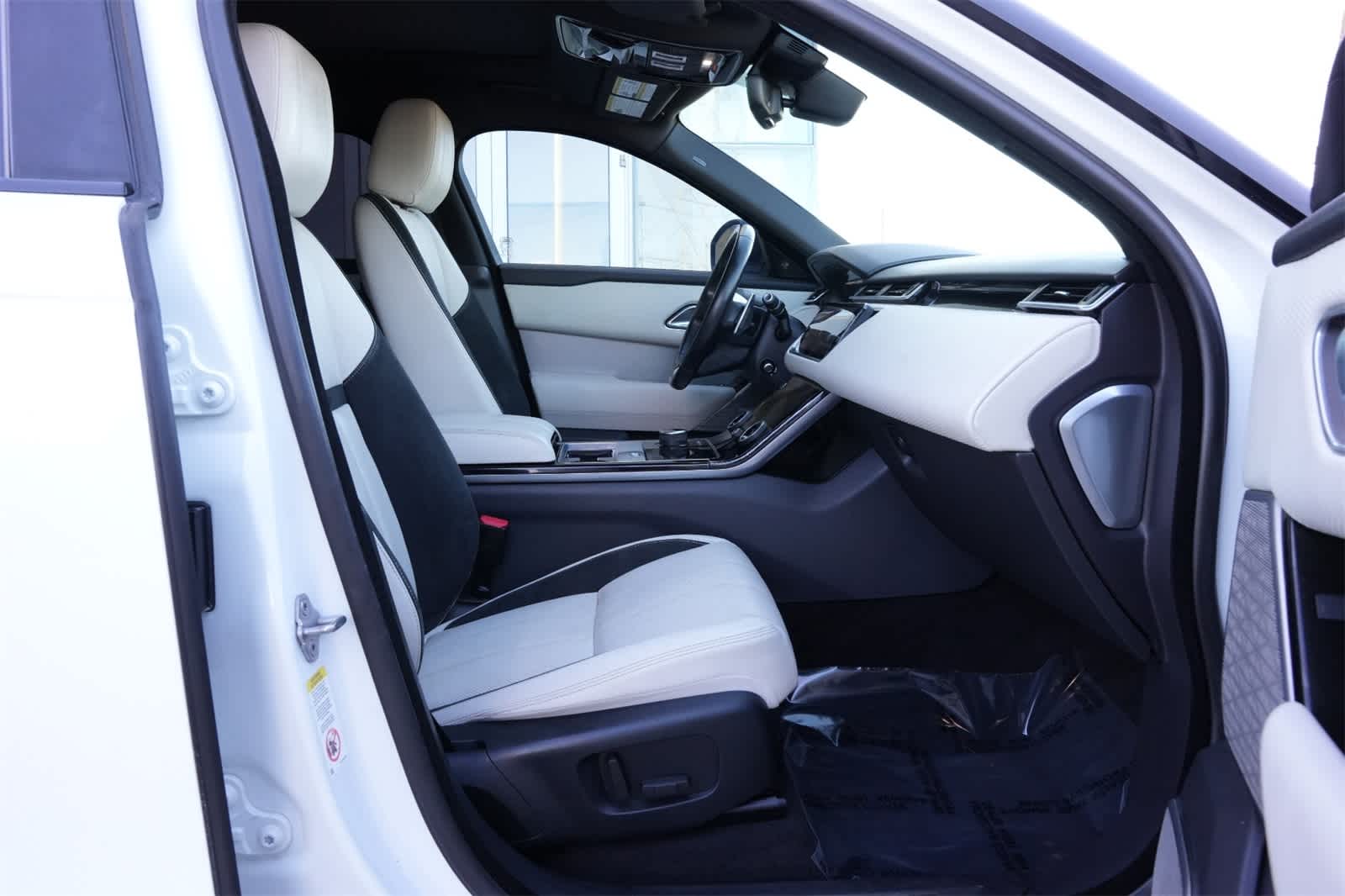 Thumbnail: 2018 Land Rover Range Rover Velar - 23