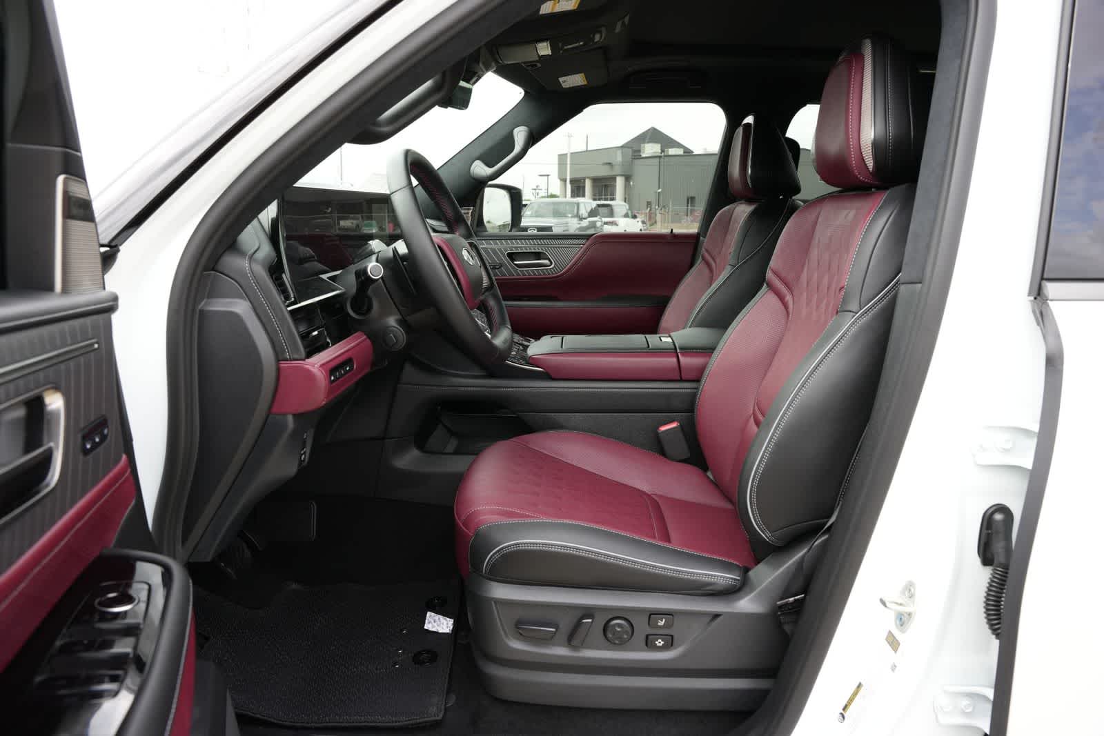 Thumbnail: 2026 INFINITI QX80 - 17