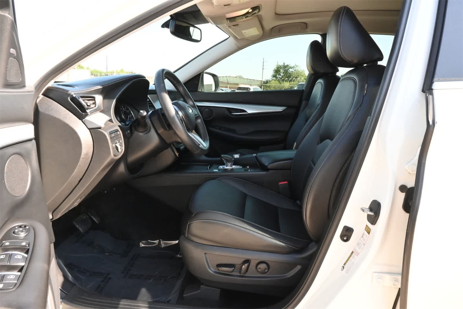 Thumbnail: 2020 INFINITI QX50 - 17