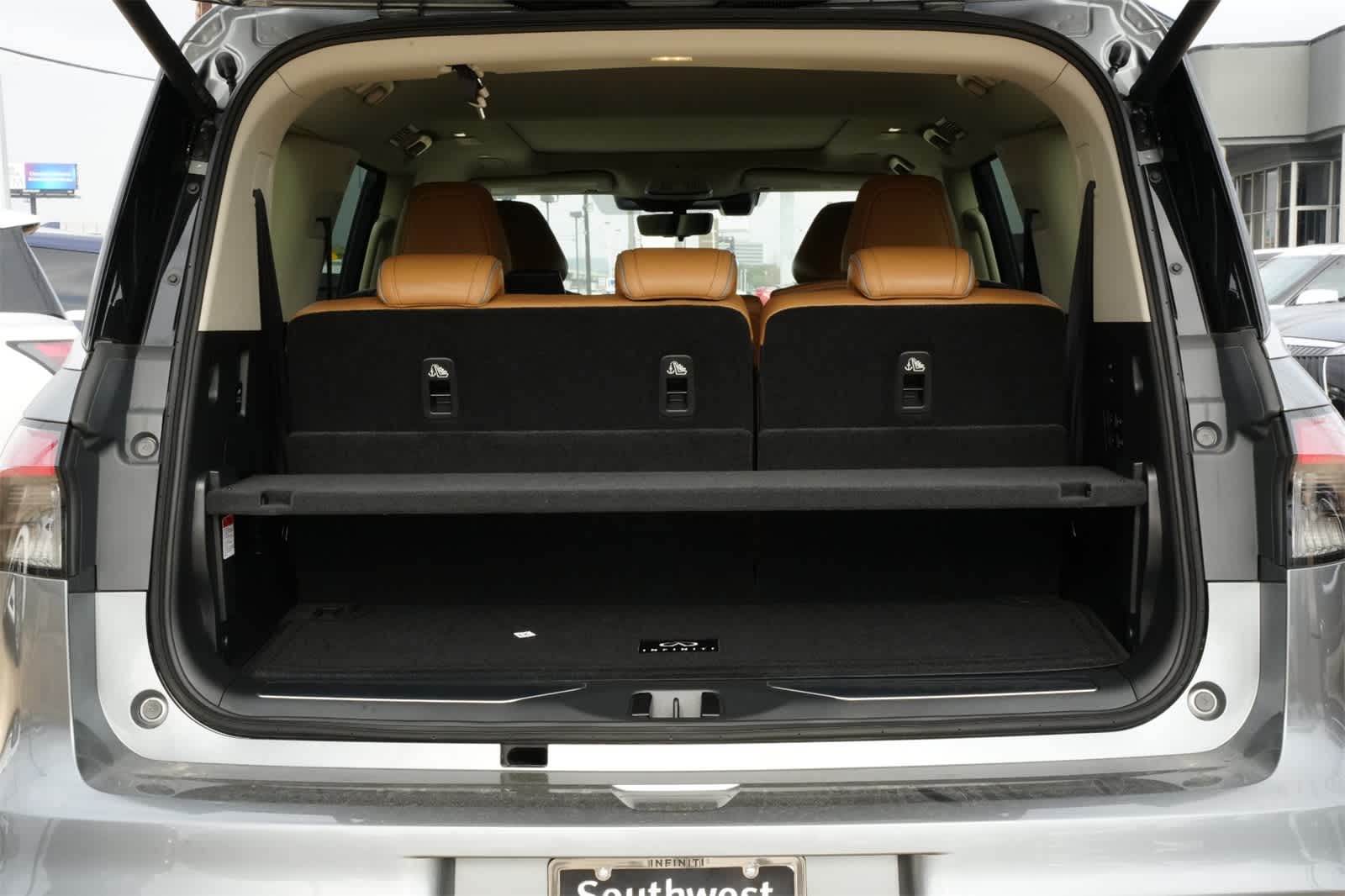 Thumbnail: 2025 INFINITI QX80 - 21