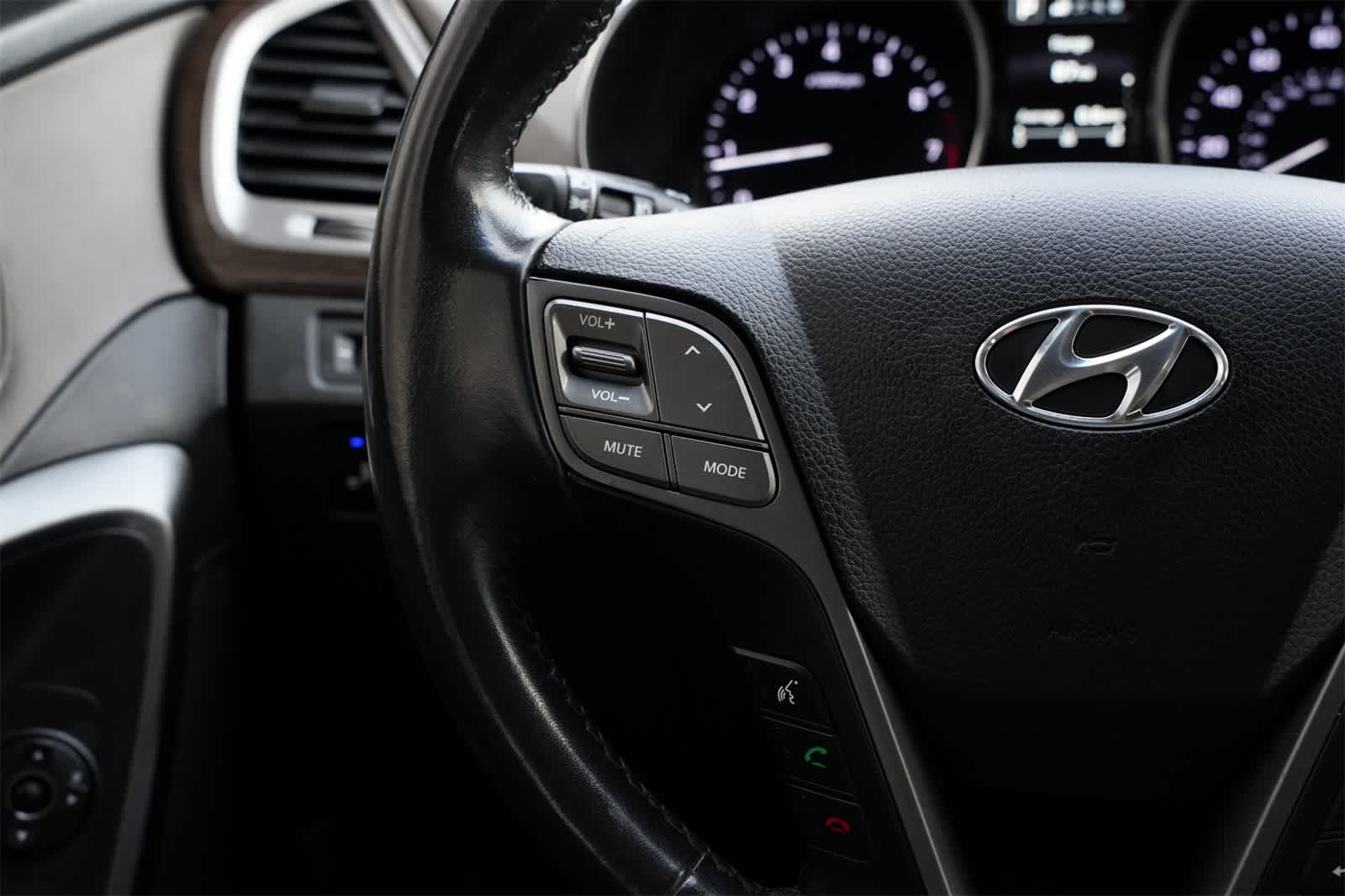 Thumbnail: 2017 Hyundai Santa Fe - 10