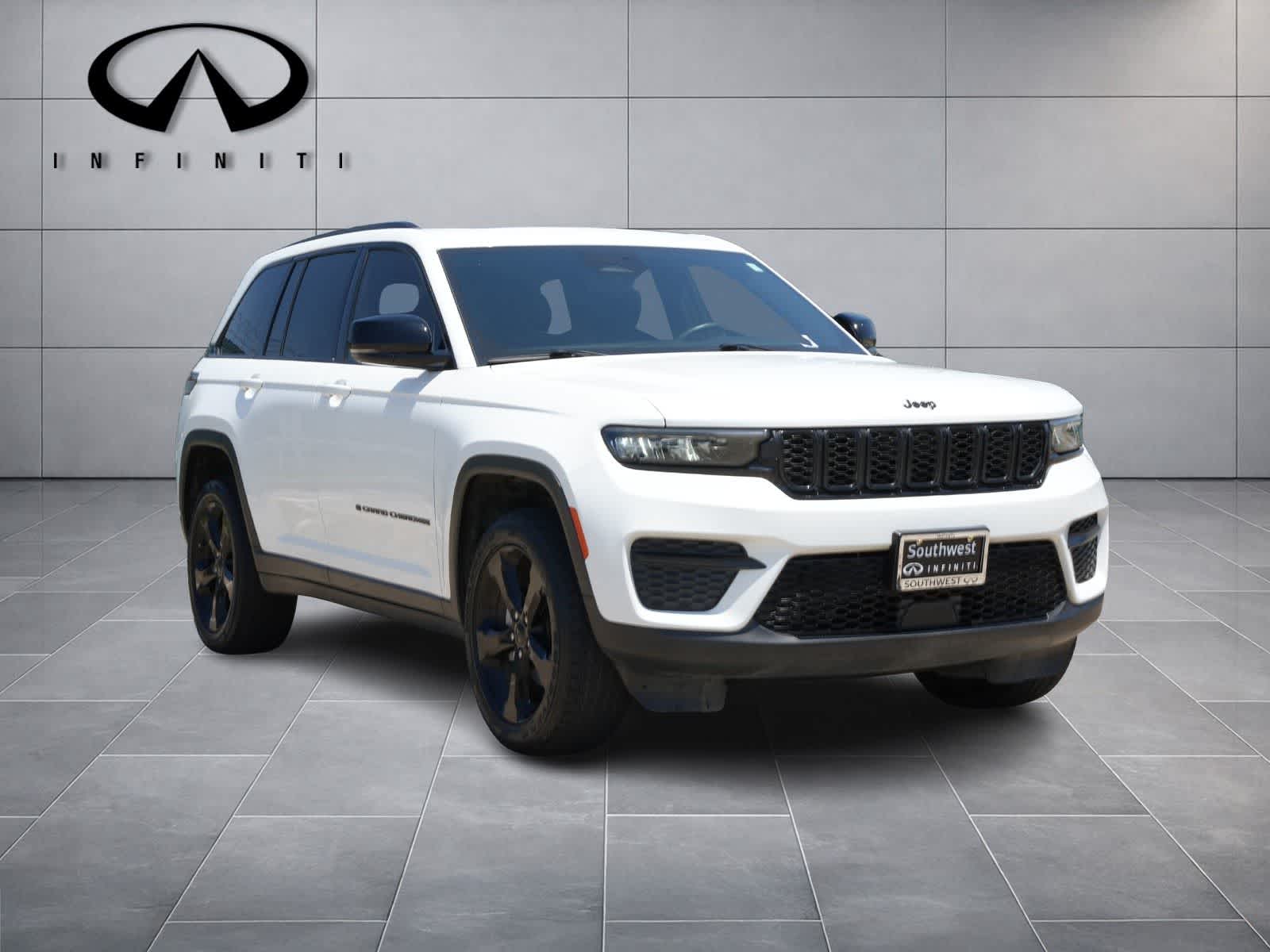Thumbnail: 2023 Jeep Grand Cherokee - 3