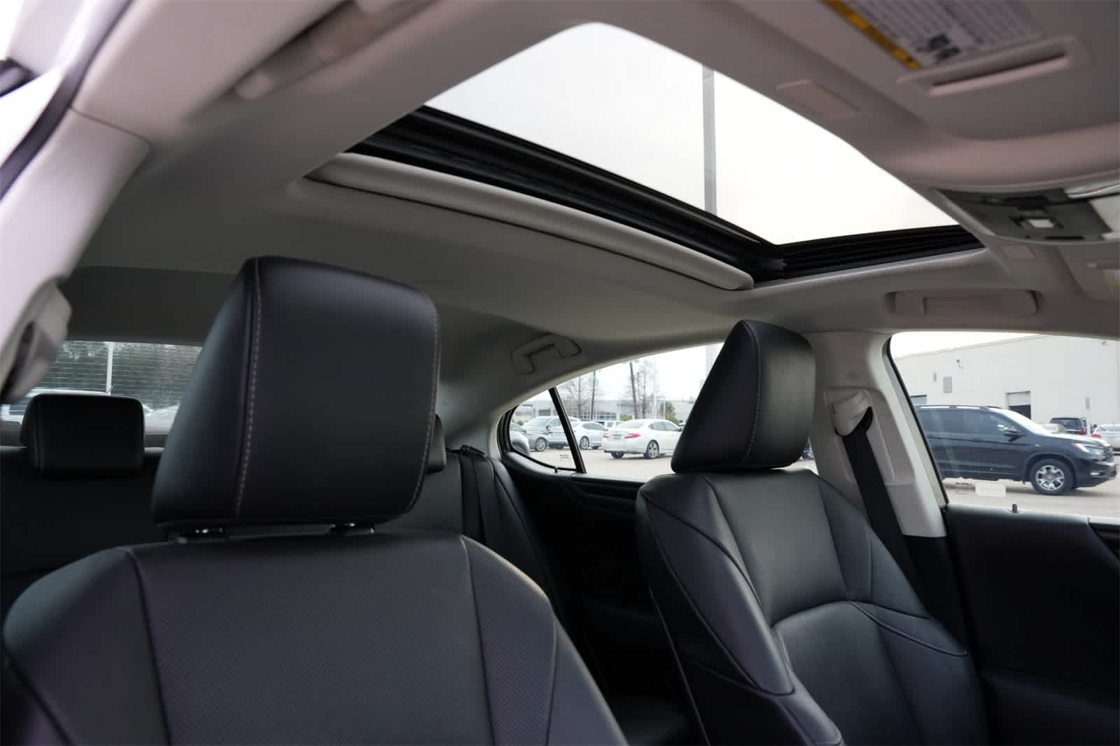 Thumbnail: 2022 Lexus ES - 24