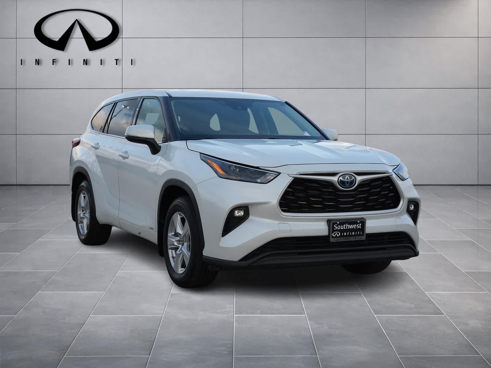 Thumbnail: 2022 Toyota Highlander - 3