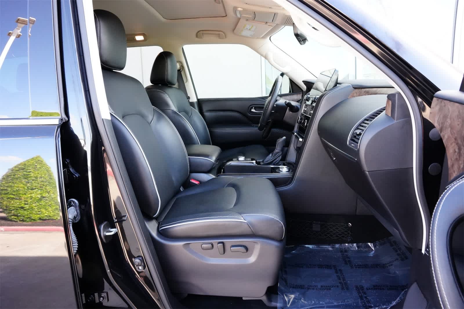 Thumbnail: 2023 INFINITI QX80 - 24