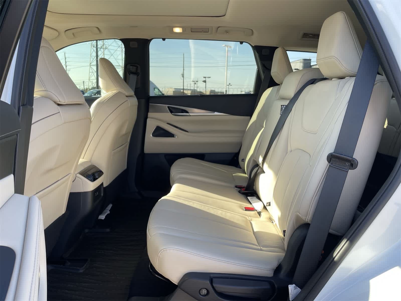 Thumbnail: 2025 INFINITI QX60 - 19