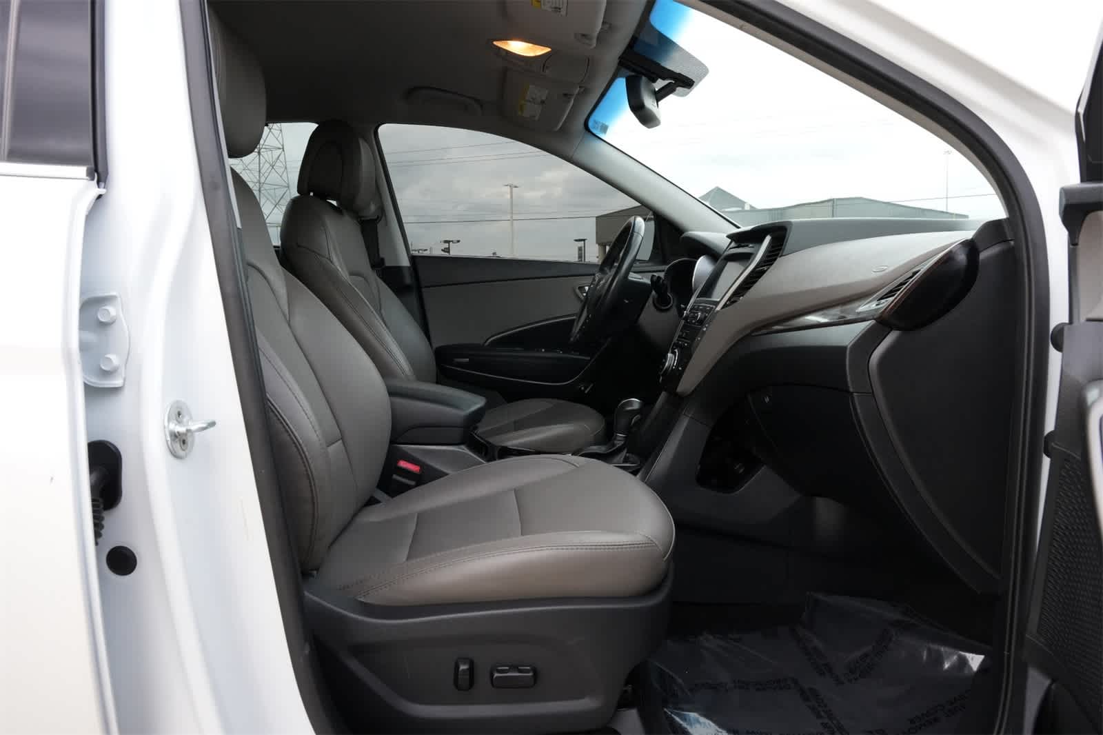 Thumbnail: 2017 Hyundai Santa Fe - 24