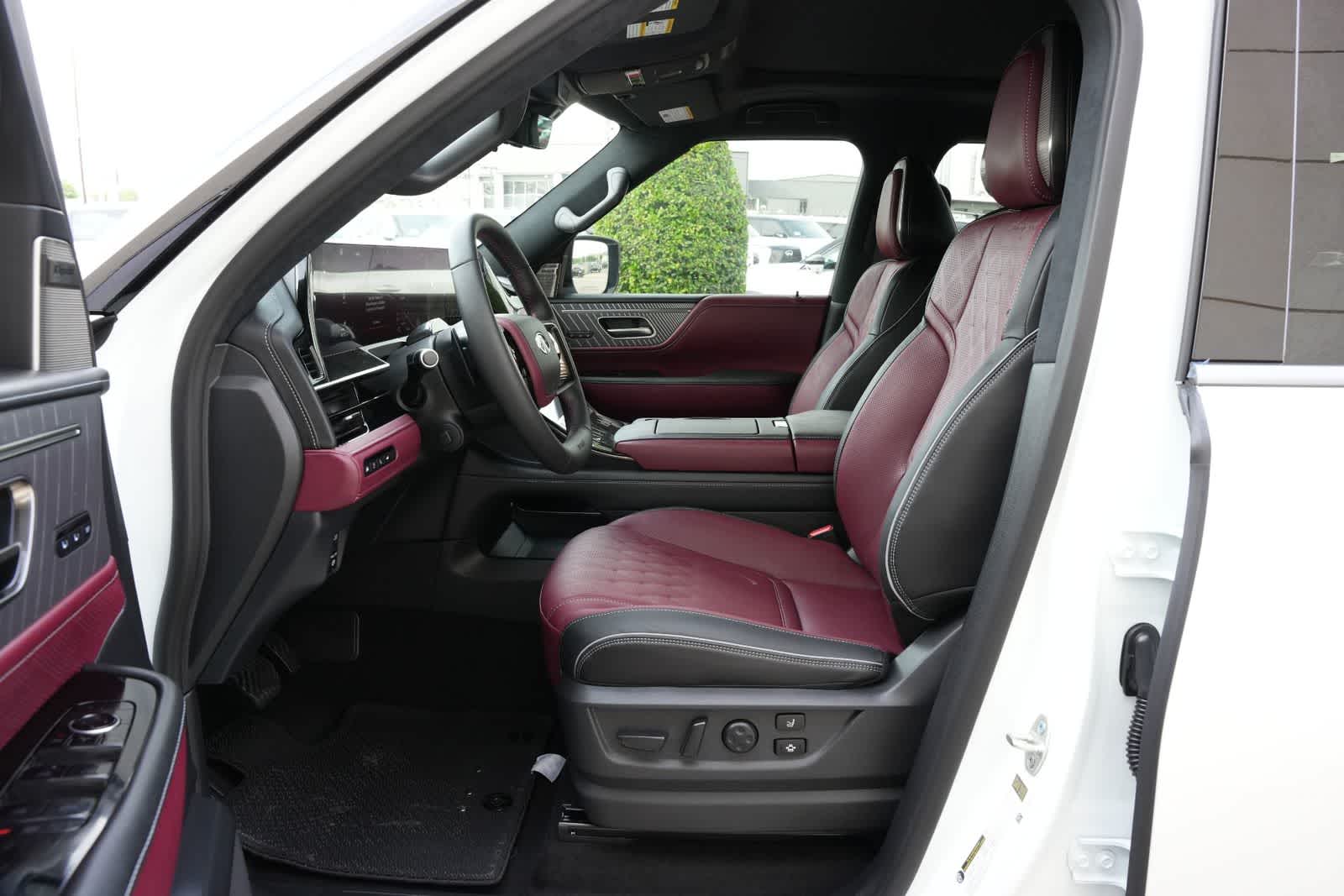 Thumbnail: 2026 INFINITI QX80 - 17