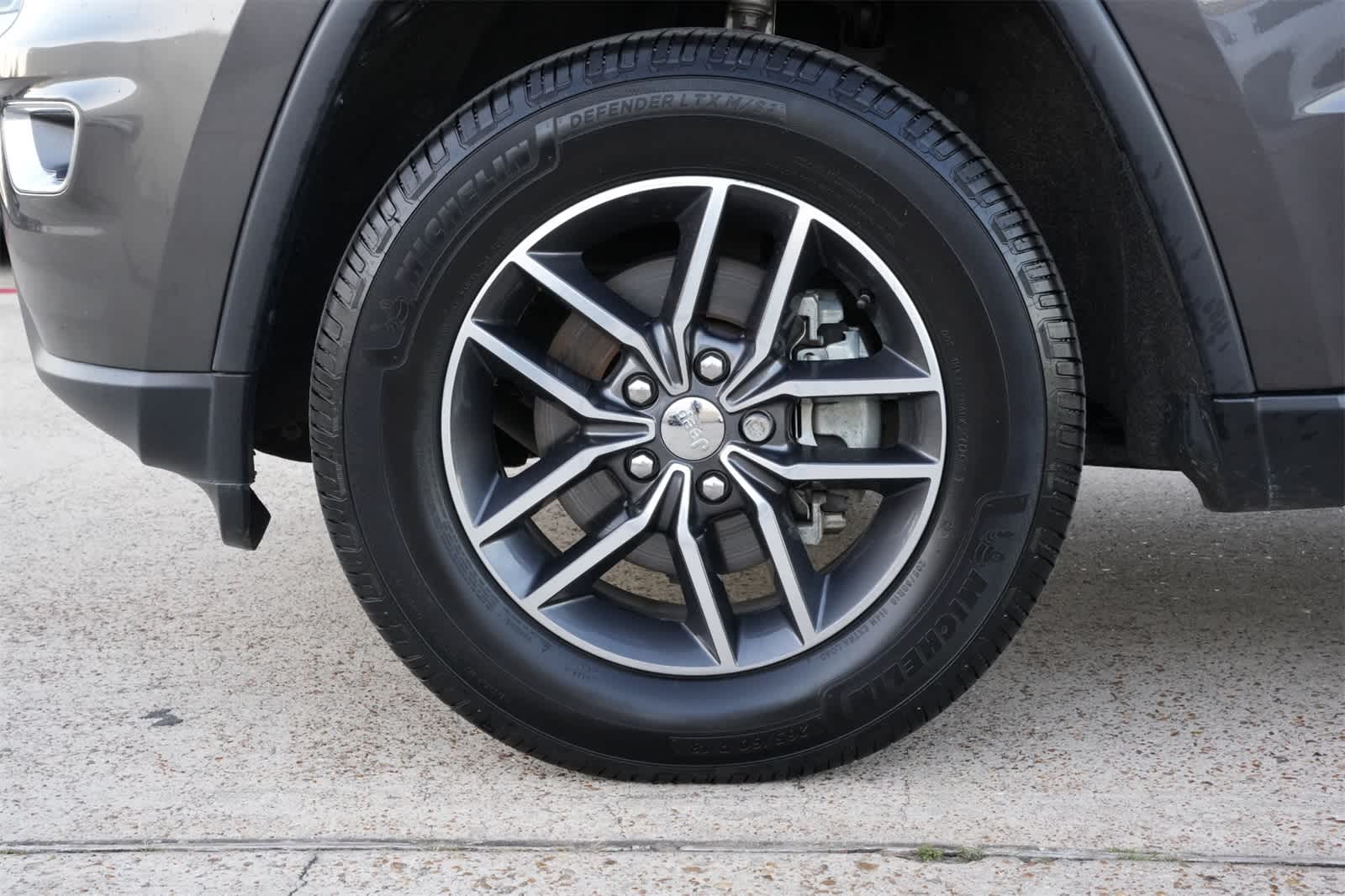 Thumbnail: 2018 Jeep Grand Cherokee - 25