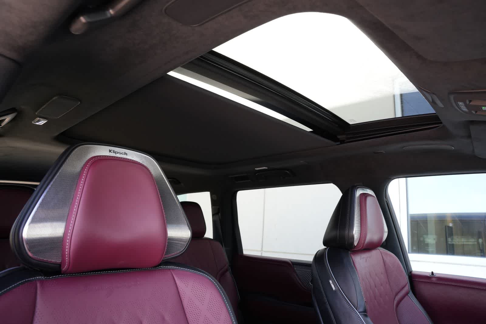 Thumbnail: 2026 INFINITI QX80 - 23