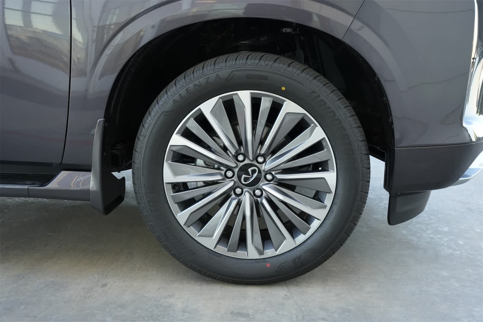 2025 INFINITI QX80 Luxe 26