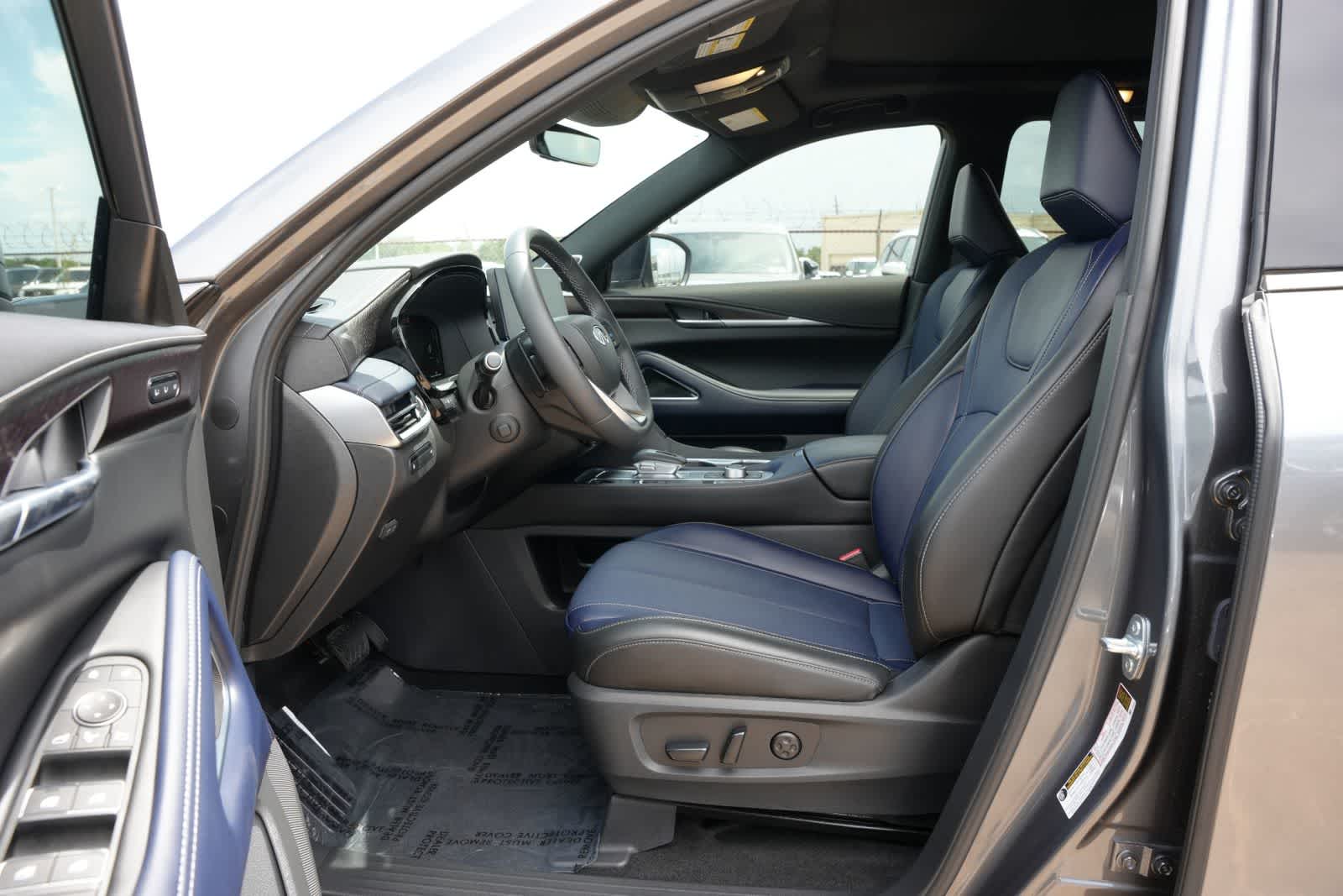 Thumbnail: 2026 INFINITI QX60 - 17