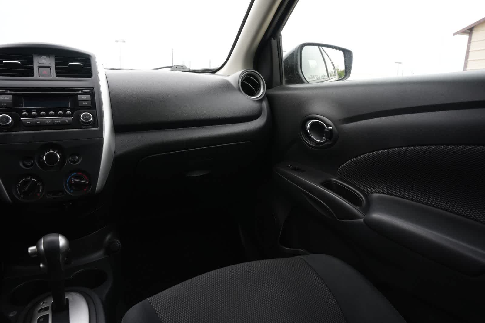 Thumbnail: 2018 Nissan Versa - 8