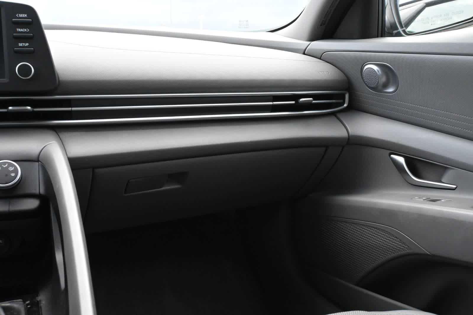 Thumbnail: 2021 Hyundai Elantra - 8